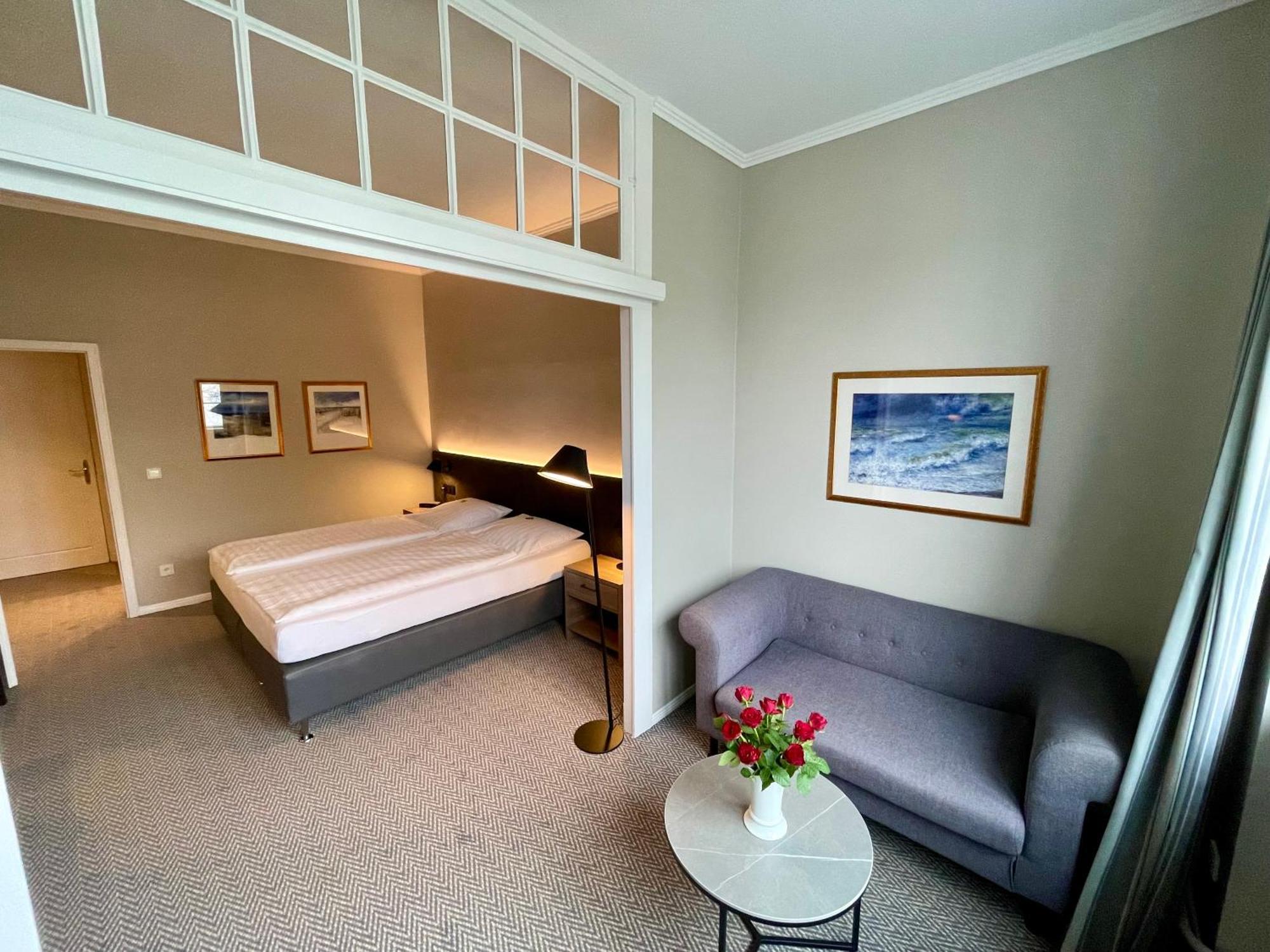 Kurhaus Hotel 3*